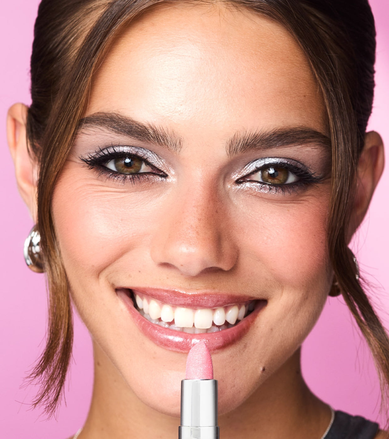 Revolution - *Metallic Muse* - Barra de labios con purpurina - Baby Pink