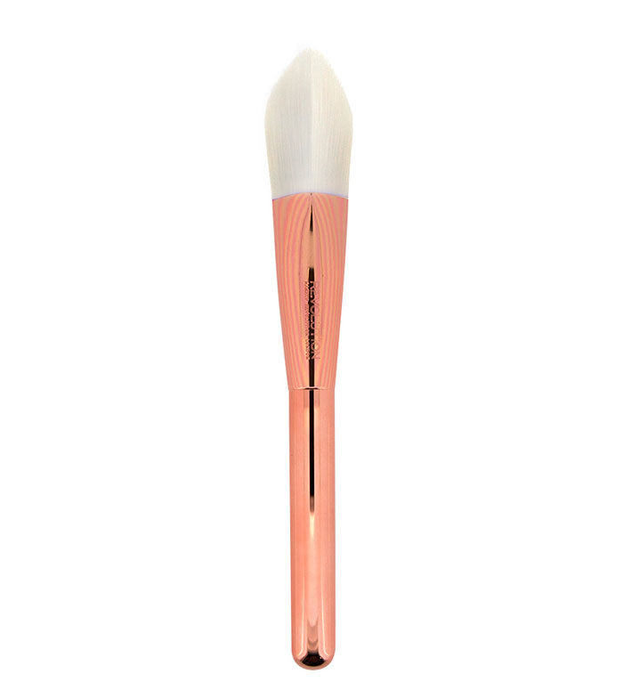 Makeup Revolution - Brocha Contorno Ultra Metals Contour Foundation Brush – F302
