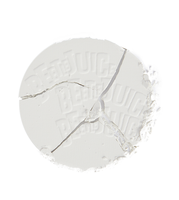 Revolution - *Beetlejuice* - Polvos compactos Never Trust the Living - White Base