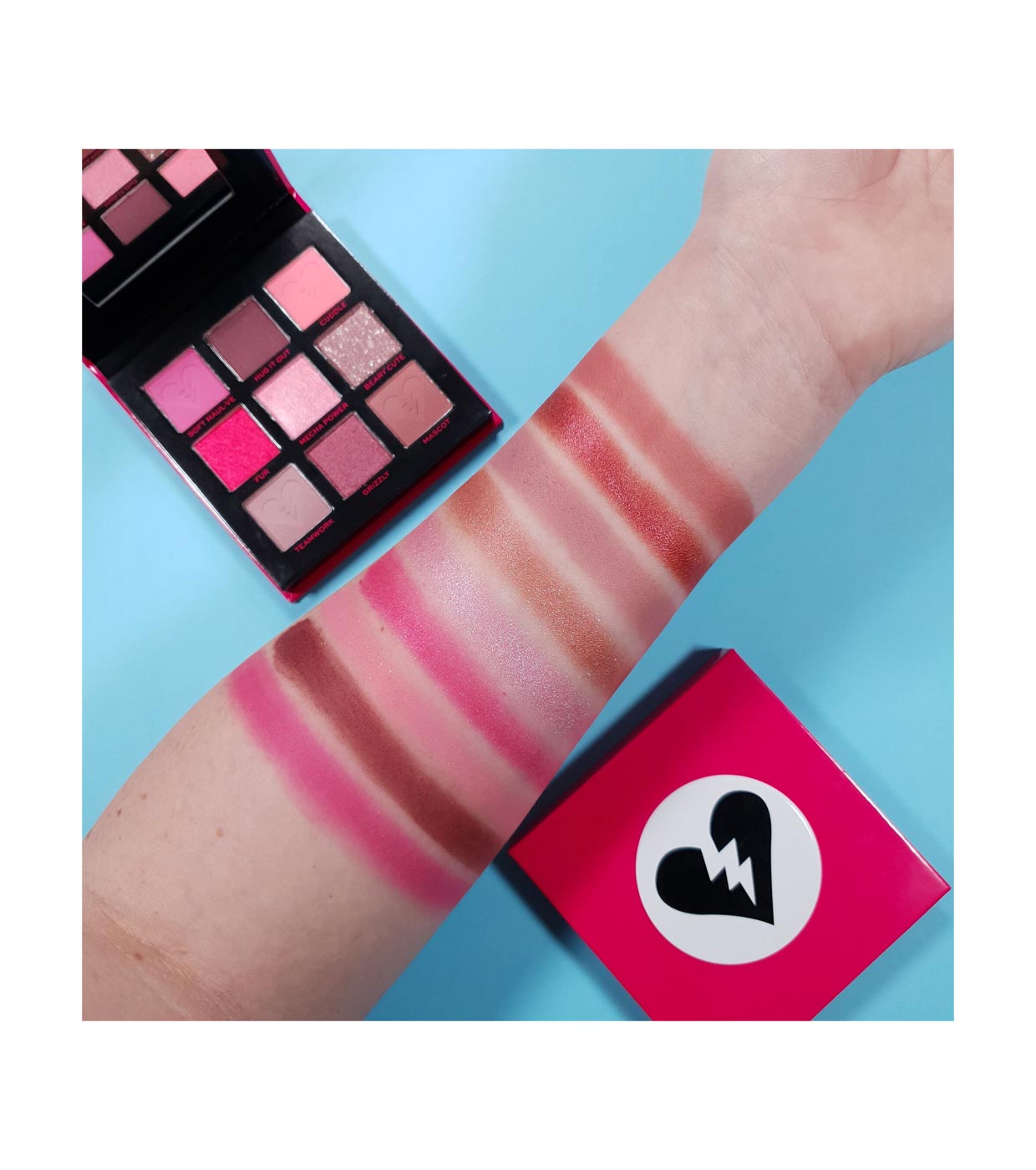 Revolution - *Fortnite X Revolution* - Paleta de sombras Cuddle Team Leader