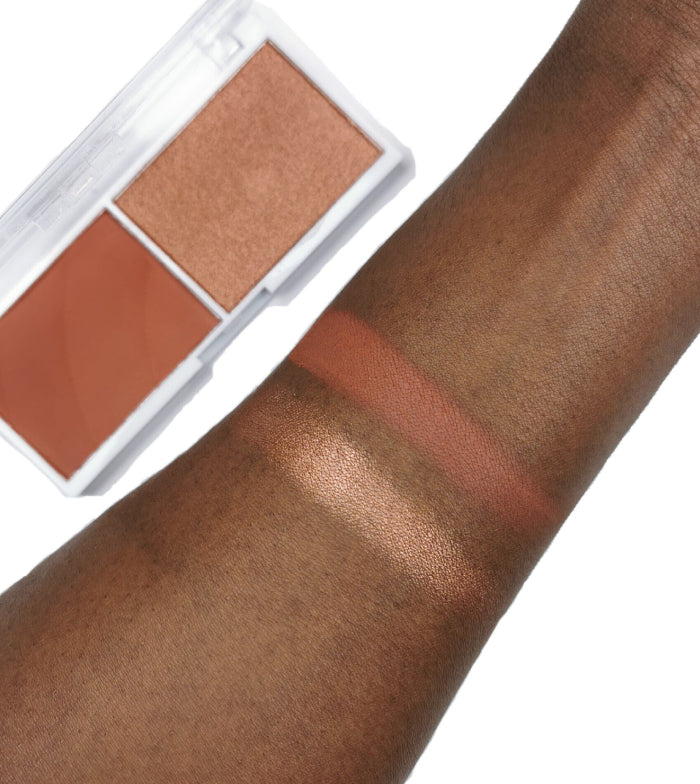 Revolution Relove - Dúo colorete e iluminador Colour Play Blushed - Baby