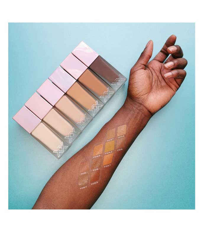 XX Revolution - Base de maquillaje Glow Skin Fauxxdation - FX13.2