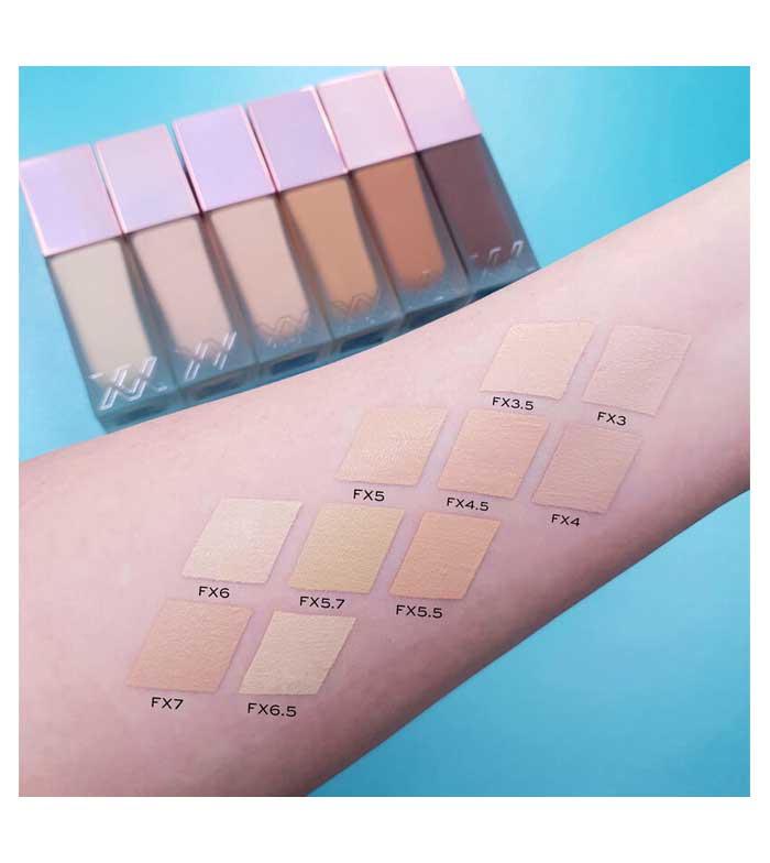 XX Revolution - Base de maquillaje Glow Skin Fauxxdation - FX2.5