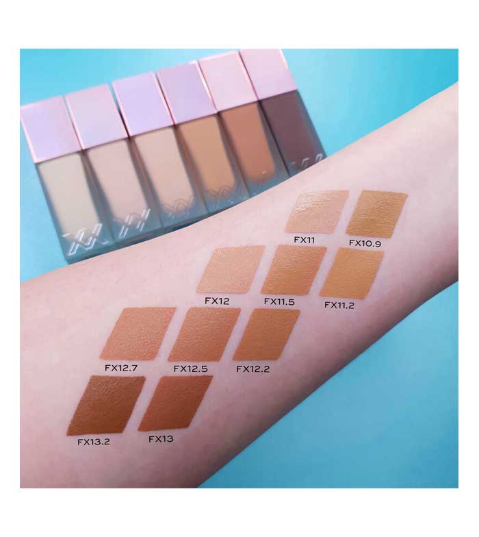 XX Revolution - Base de maquillaje Glow Skin Fauxxdation - FX6
