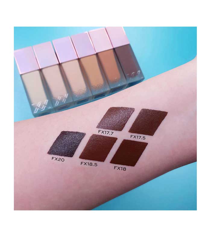 XX Revolution - Base de maquillaje Glow Skin Fauxxdation - FX8