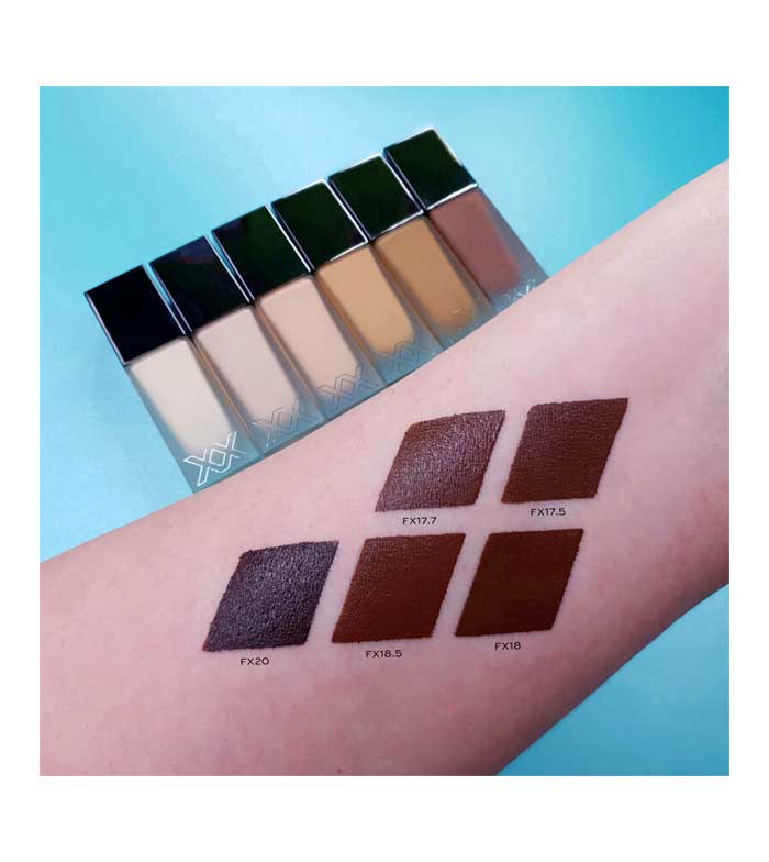 XX Revolution - Base de maquillaje Liquid Skin Fauxxdation - FX5.7