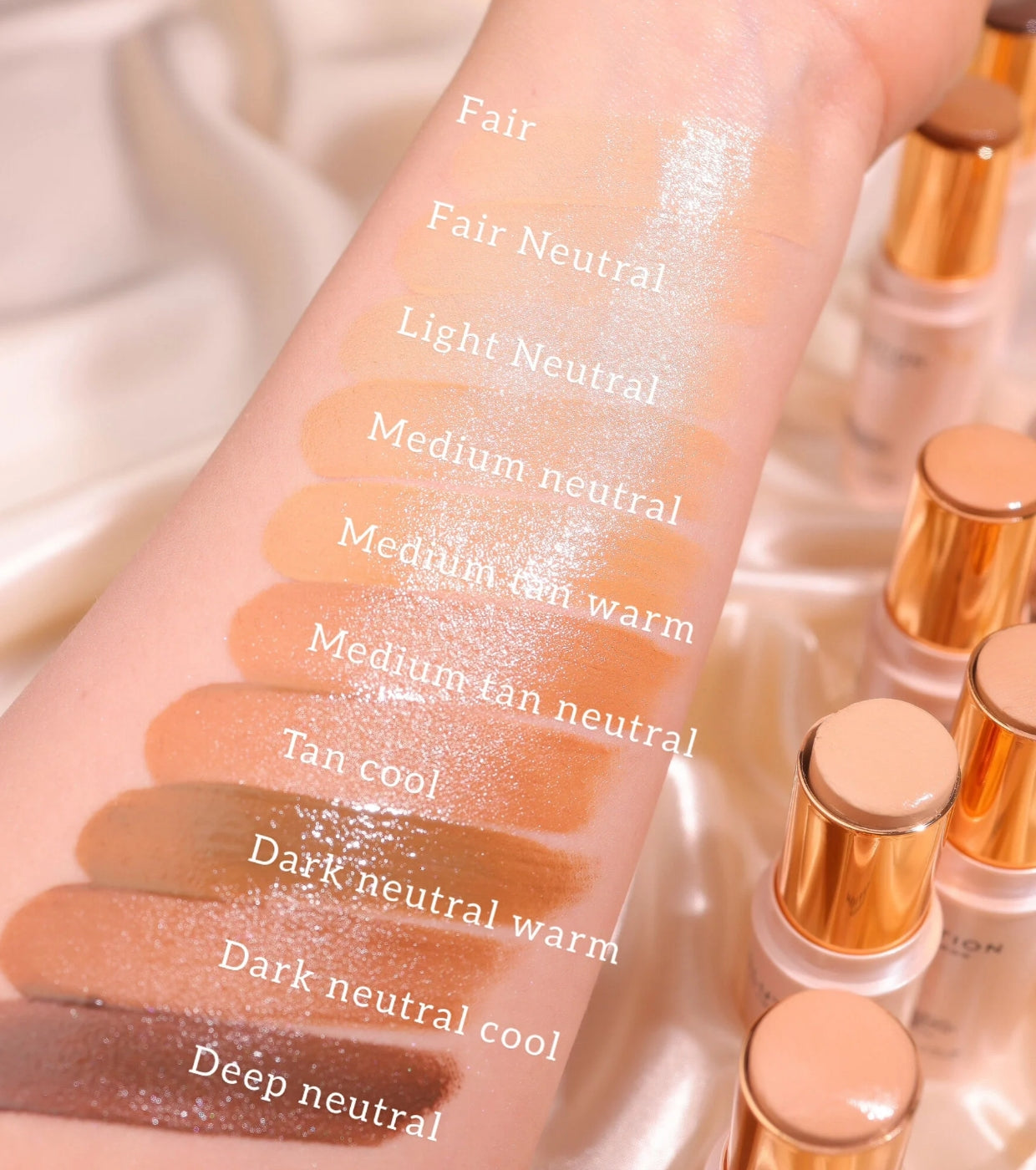 Makeup Revolution - Base de maquillaje en stick Skin Silk Glow Tint Sheer Foundation - Medium Tan Neutral