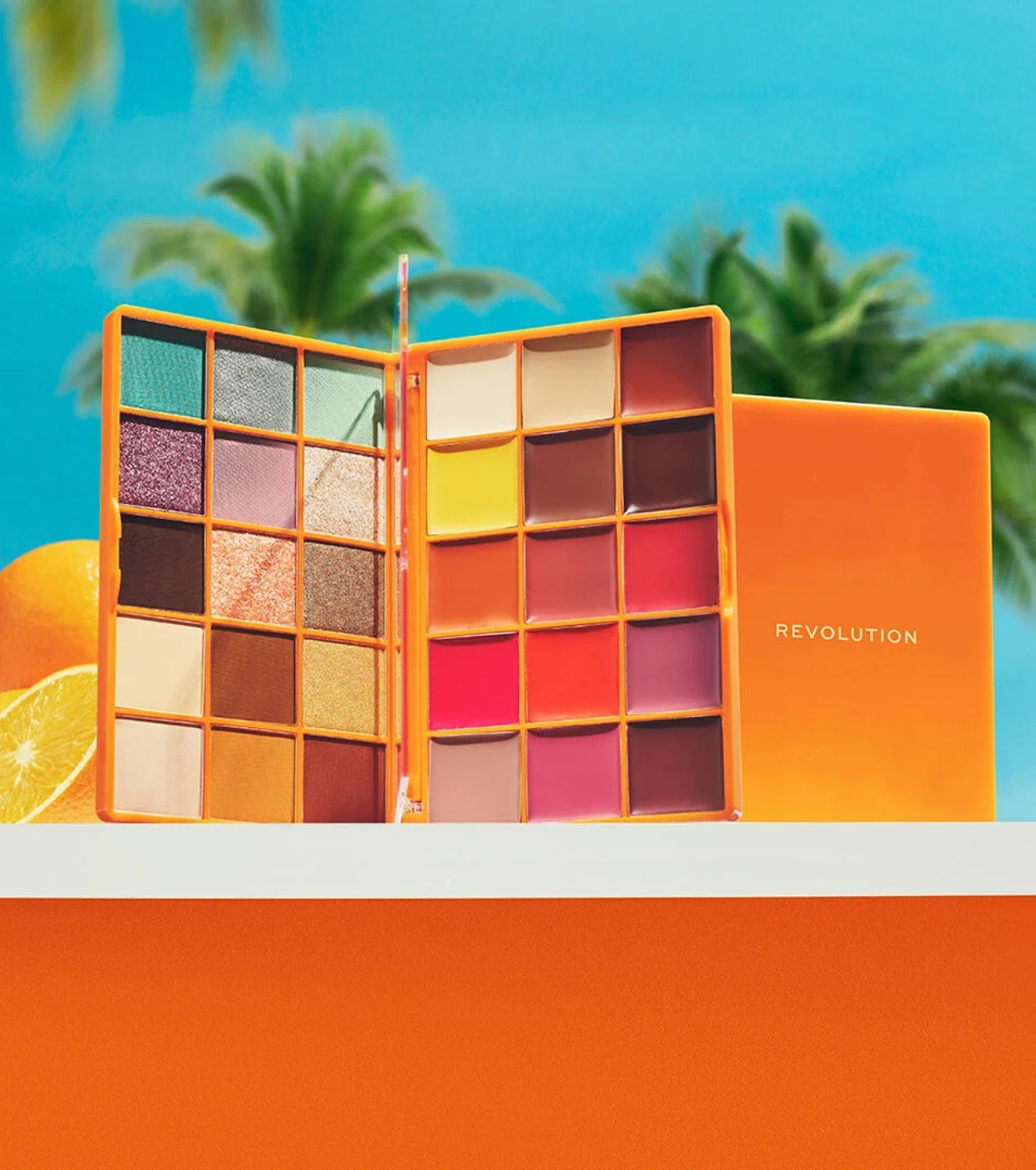 Makeup Revolution - *Club Riviera* - Paleta multiusos para rostro, ojos y labios Amalfi Glow